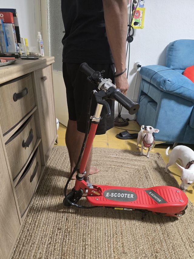 Patín eléctrico infantil rojo