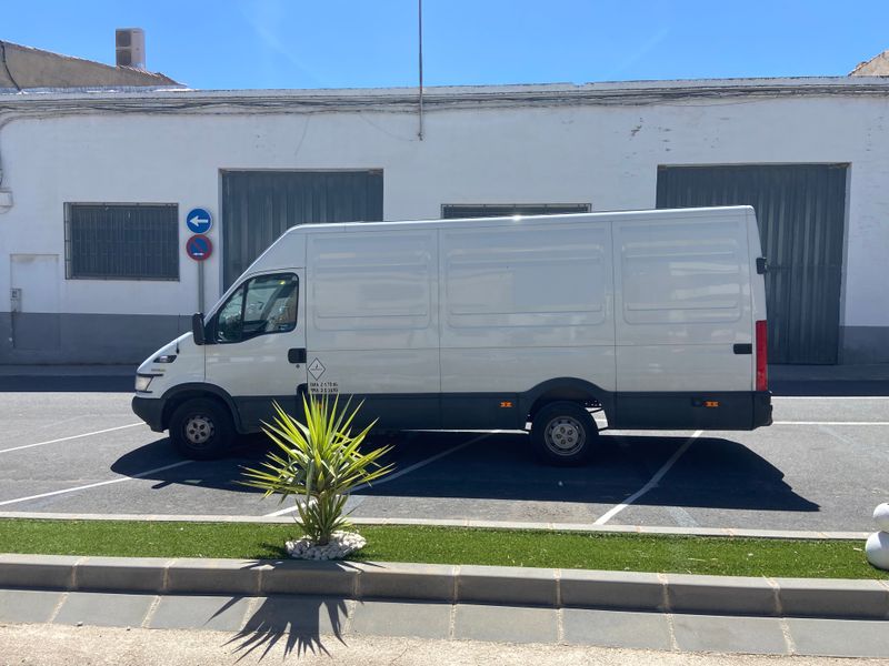 Iveco Daily mod.35s 12 hpi,   CAMPERIZABLE. - foto 1