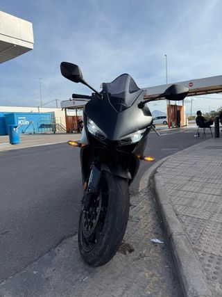 Honda CBR650R A2 con E-Clutch