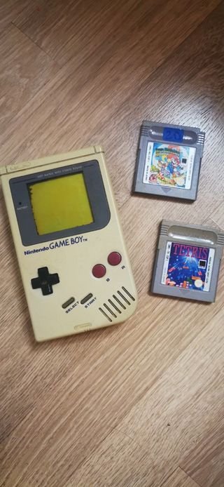 Game Boy + 2 juegos (Tetris y SuperMario Land 2)