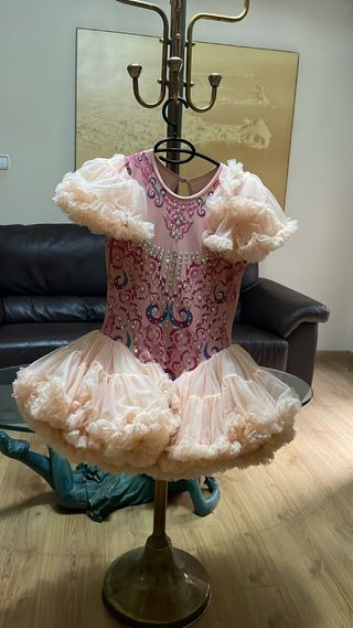 Tocado Carnaval Rosa-Morado y traje a juego. 