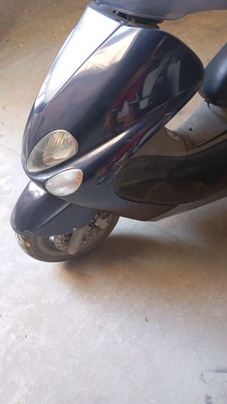 Moto yamaha magesty 125  azul