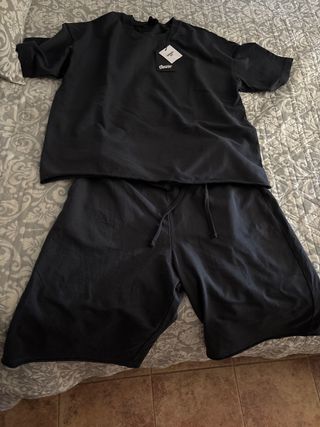 Conjunto Pull & Bear es azul oscuro