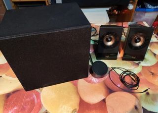 Altavoces Logitech Z533 2.1 CHOLLO