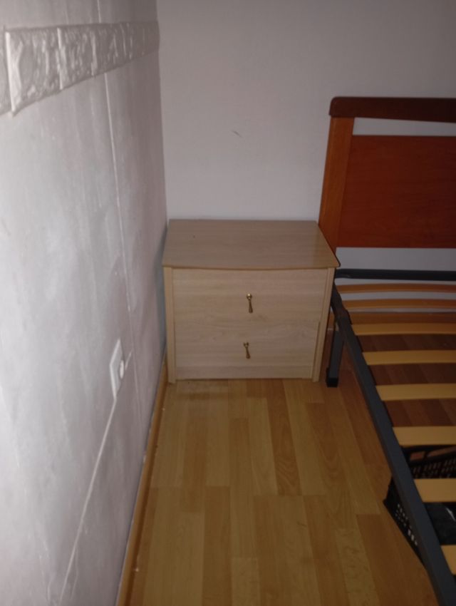 Cómoda y 2 mesitas de noche - Madera