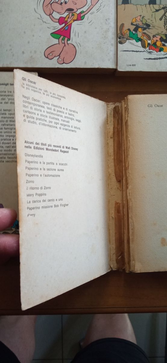 Lotto fumetti 
oscar Mondadori Disney