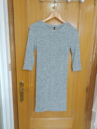Vestido gris juvenil