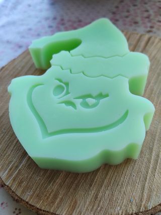 Tart in cera di oliva a forma di grinch