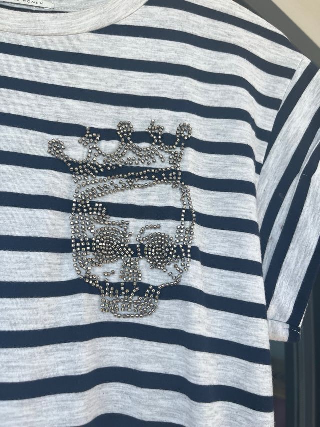 IKKS vestido largo rayas con detalle calavera.