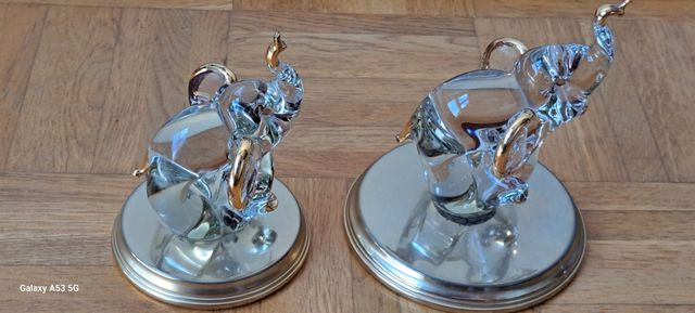 2 Figuritas Elefantes Cristal sobre base dorada