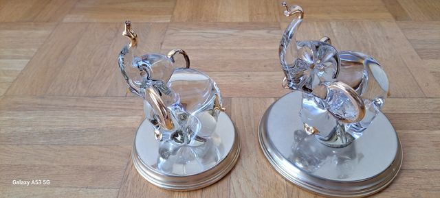 2 Figuritas Elefantes Cristal sobre base dorada