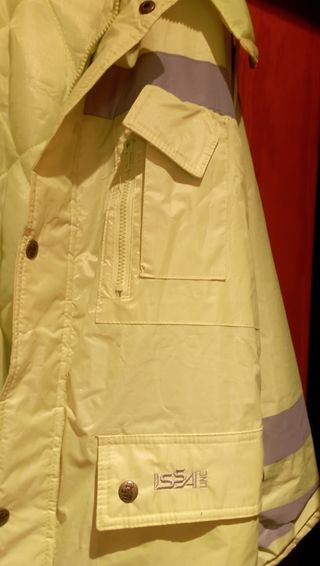 Chaqueta Taher impermeable amarilla