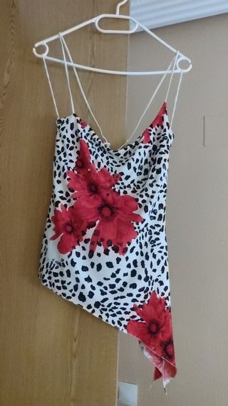 Top estampado- rojo , blanco y negro