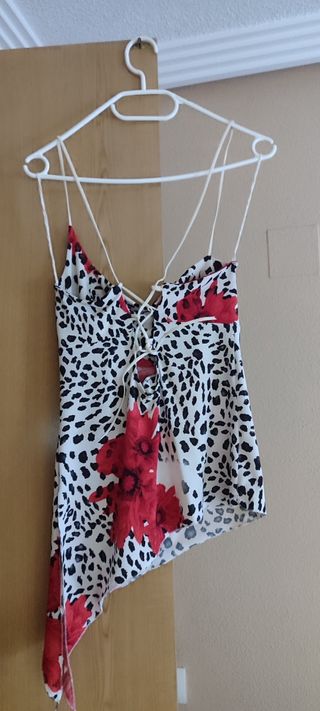 Top estampado- rojo , blanco y negro