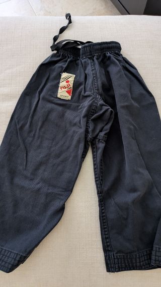 Kimono Jiu Jitsu Fuji Mae negro
Talle 100/120cm 