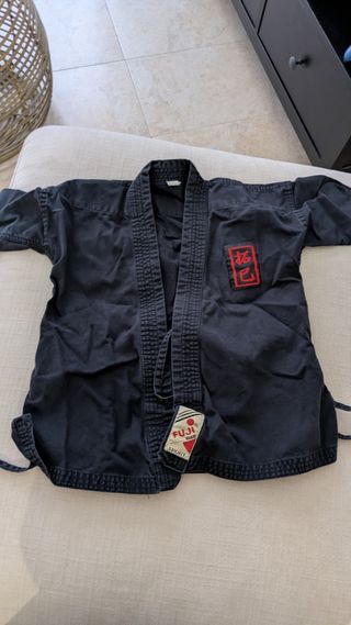 Kimono Jiu Jitsu Fuji Mae negro
Talle 100/120cm 
