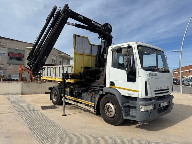 Camion gancho y grua marca IVECO EUROCARGO 160E24