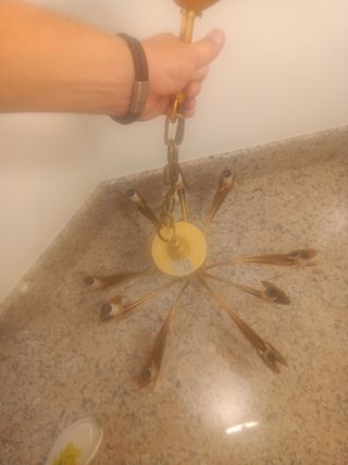 Lámpara dorada metal - 8 luces