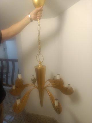 Lámpara dorada metal - 8 luces