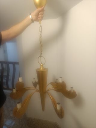 Lámpara dorada metal - 8 luces