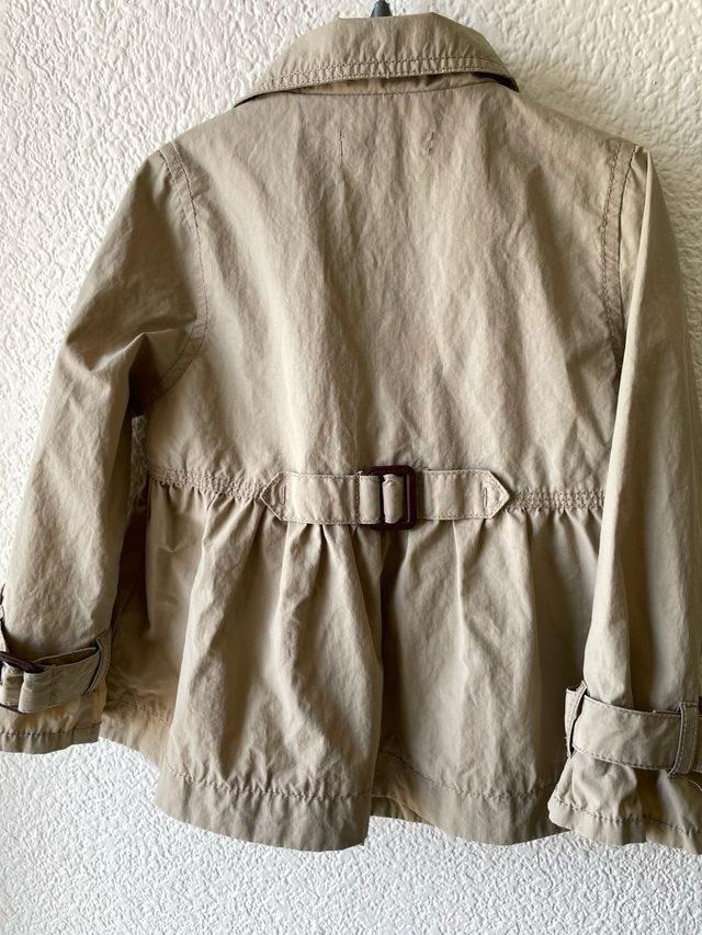 Gabardina DKNY niña, talla 2 anyos
