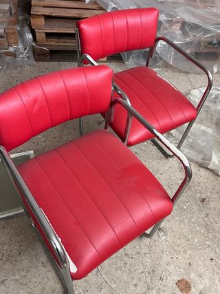 2 sillas rojas vintage