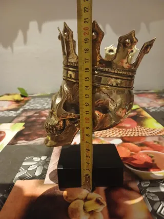 Calavera con corona - Bronce