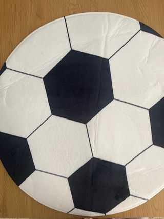 Alfombra fútbol blanco y negro
