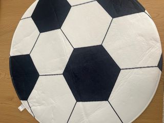 Alfombra fútbol blanco y negro
