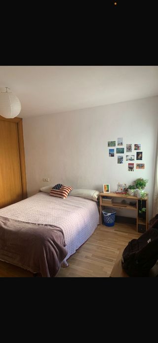 Se busca chica para compartir  
piso de estudiante