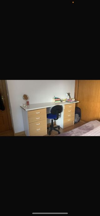 Se busca chica para compartir  
piso de estudiante