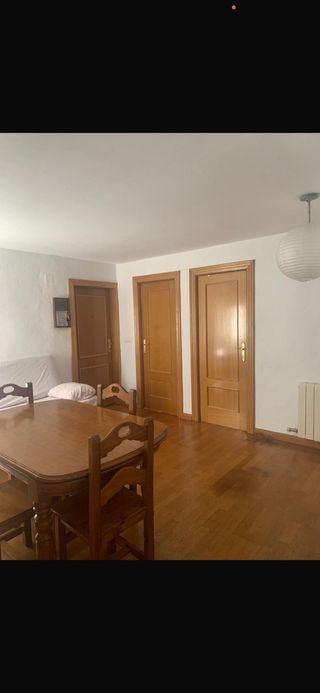 Se busca chica para compartir  
piso de estudiante