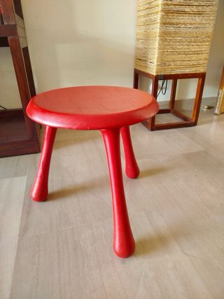 Banqueta roja INGVAR KAMPRAD