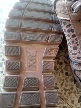 Zapatillas Xti beige-marrón