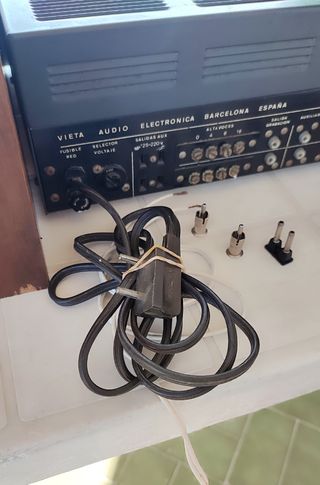 Tocadiscos Vieta con amplificador y altavoces