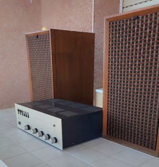 Tocadiscos Vieta con amplificador y altavoces