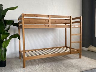 Litera individual de madera nueva