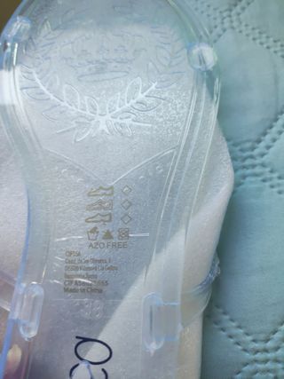 Sandalias transparentes con brillos