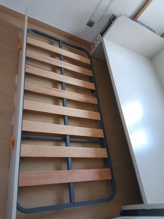 Cama nido  beige, blanco .