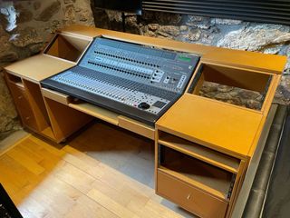 Mueble estudio para Digidesign Control 24