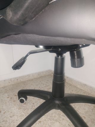 Silla gaming negra oficina