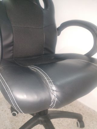 Silla gaming negra oficina