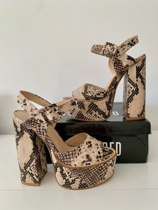 Sandalias plataforma Missguided serpiente
