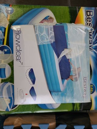 Piscina Bestway hinchable 2.62mx1.75m.