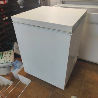 Congelador pequeño antiguo