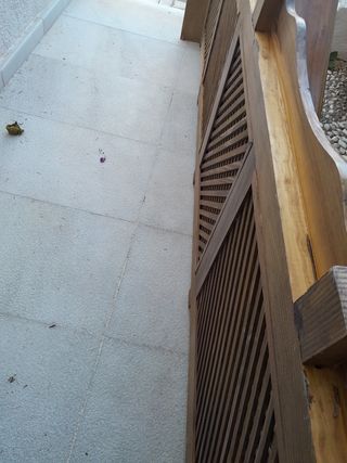 Cubre radiador madera marrón