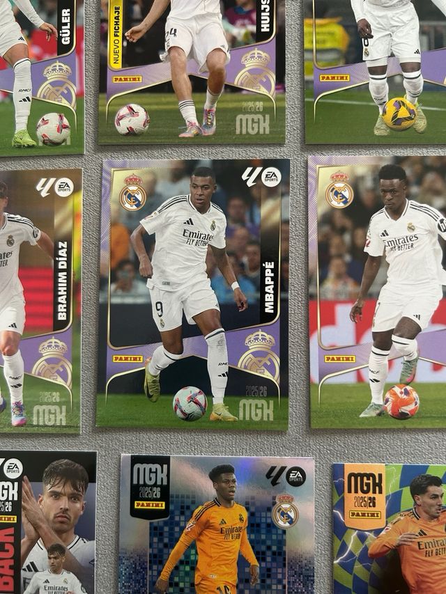 Lote 25 Cards Real Madrid Megacracks 25/26