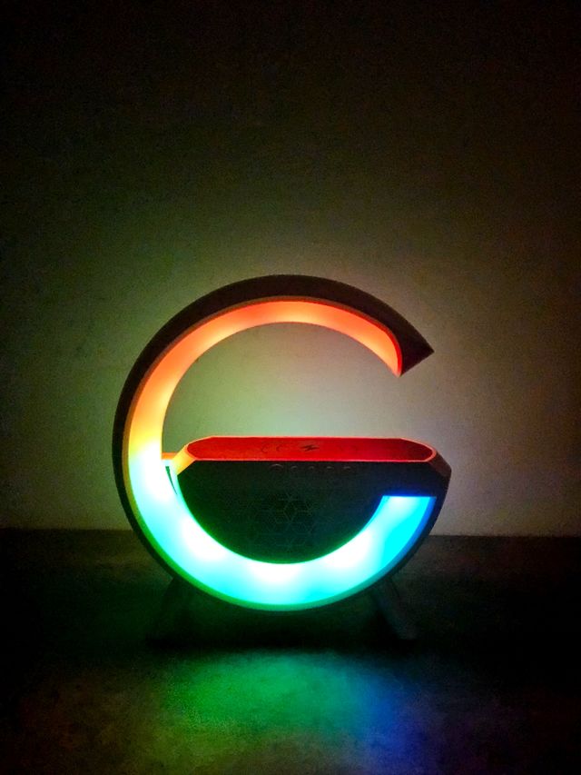 Lampara Altavoz LED inalámbrico BT2301 bluetooth