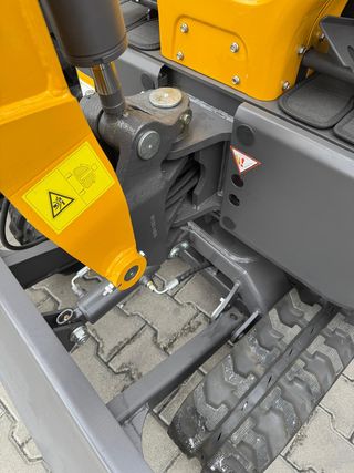 Miniexcavadora Mercedes-Benz 1,2t