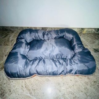 Cama para mascotas naranja